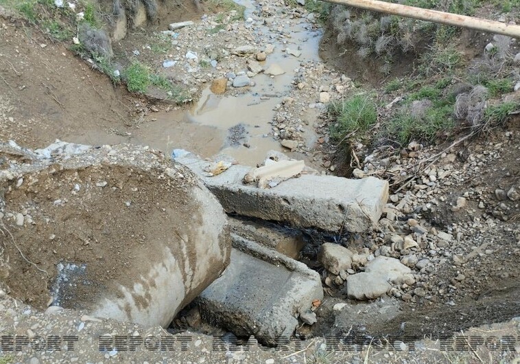 В Огузе селевые потоки разрушили мост (Фото-Видео)