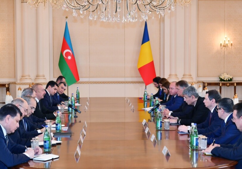 Состоялась встреча президентов Азербайджана и Румынии в расширенном составе (Фото)