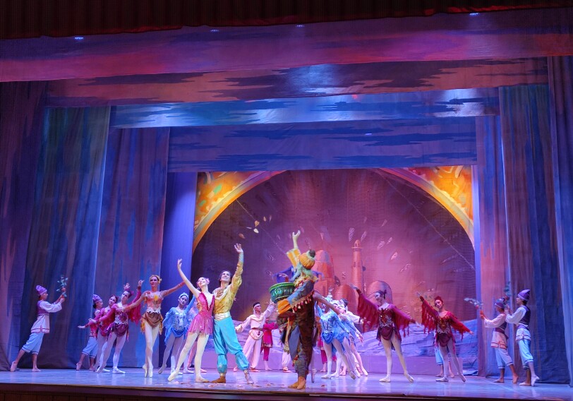 В Баку показали премьеру узбекского балета «Хумо»
