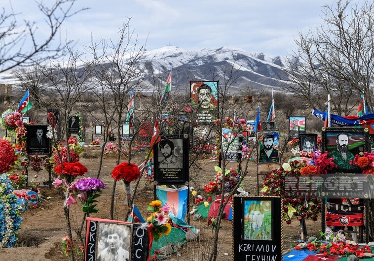 Армяне даже в могилах не оставляли в покое жертв Ходжалинского геноцида ....(Фото)