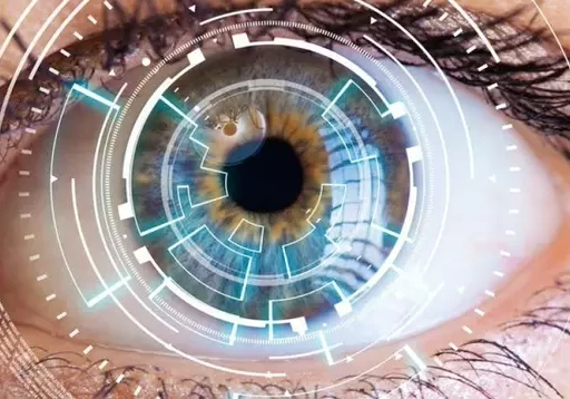 Ученые  вылечили глаукому с помощью контактных линз