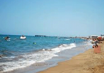 Названы самые грязные пляжи Абшерона