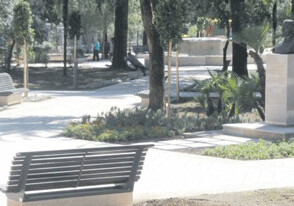 В Королевском парке установлен бюст Хусейна Джавида