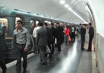 Бакинское метро перегружено пассажирами