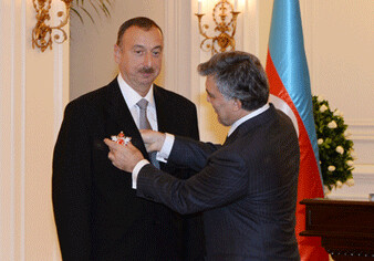 Президент Ильхам Алиев награжден “Государственным знаком“ Турции (ФОТО)