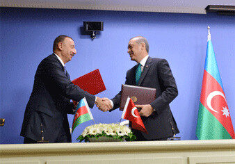 Подписаны документы между правительствами Азербайджана и Турции