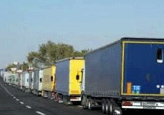 Очередь грузовых машин на границе с Ираном растет