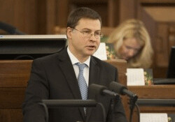 Премьер Латвии взял ответственность за трагедию в Риге