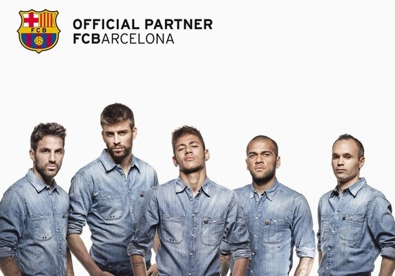 Replay оденет футболистов “Барселоны“