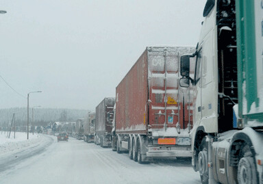 Из-за снега затруднено движение на дороге Шамахы-Пиргулу