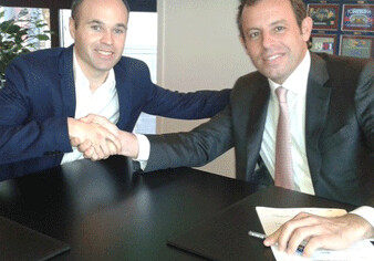 Иньеста подписал новый контракт с «Барселоной»