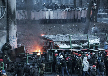 “Беркут“ начал разбор баррикад в Киеве 