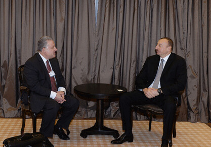 Президент Азербайджана встретился в Давосе с вице-президентом компании Philips