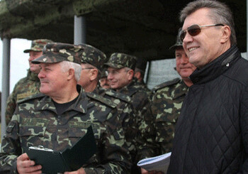 Военные просят Януковича принять срочные меры по стабилизации ситуации