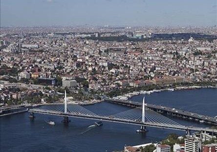 В Турции открыт метромоста “Халич“