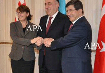 Главы МИД Азербайджана, Турции и Грузии приняли совместную декларацию (Добавлено)