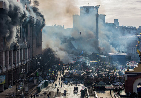 Радикалы заняли здание Нацсовета по телерадиовещанию в центре Киева