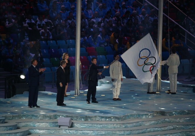 Олимпийский флаг от Сочи передан Пхенчхану 