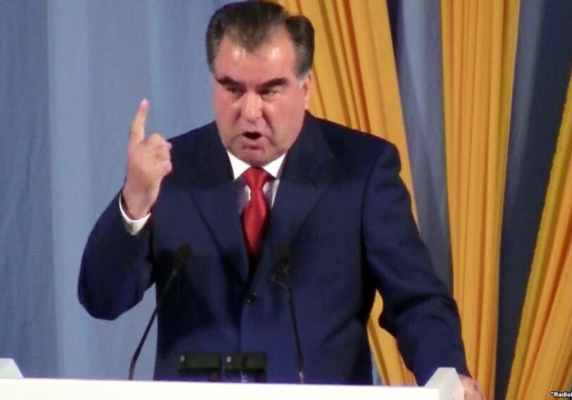 Президент Таджикистана запретил «охоту на призывников»