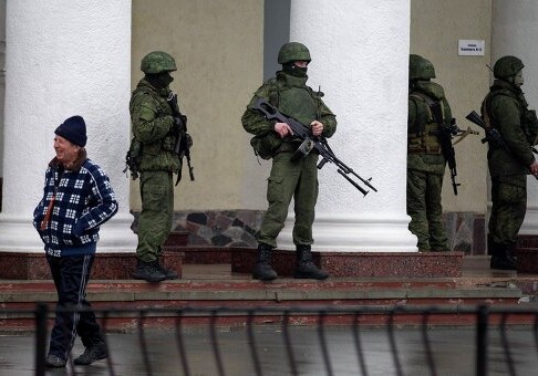 Военные в Крыму переходят на сторону сил самообороны