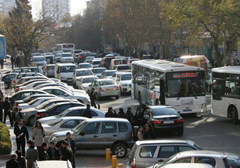 Улицы и проспекты Баку сковали автомобильные пробки