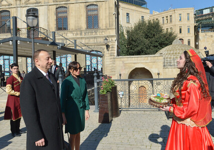  Ильхам Алиев с супругой приняли участие во всенародном празднестве по случаю Новруз байрамы (ФОТО)