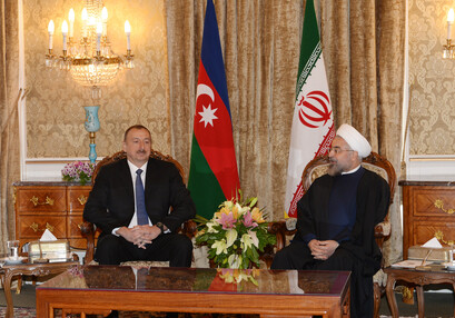 Президенты Азербайджана и Ирана встретились в формате тет-а-тет