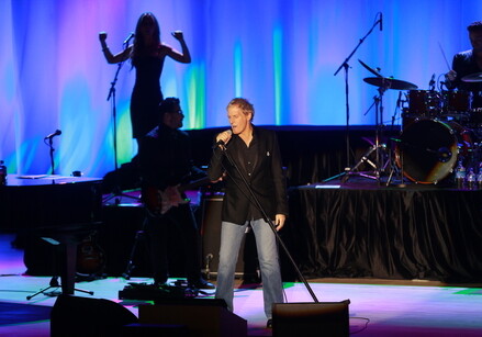 В Центре Г.Алиева состоялся концерт известного американского певца Майкла Болтона 