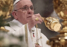 Папа Римский подарил Яценюку ручку для подписания мирного договора