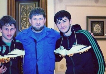 Кадыров вручил двум игрокам «Терека» золотые бутсы