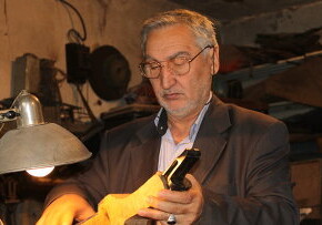 Оружейный мастер из Баку может создать оружие, прочнее винтовки «Истиглал»