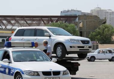 Дорожная полиция внесла ясность в вопрос эвакуации автомобилей в Баку