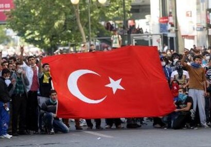 В Стамбуле освобождены 173 участника первомайских шествий