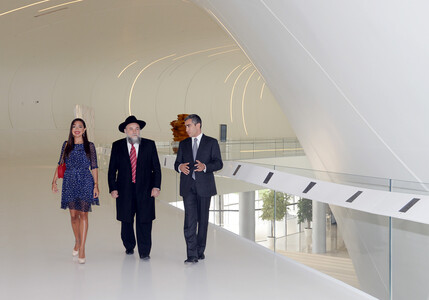 Президент Федерации еврейской общины России посетил Центр Г.Алиева (ФОТО)