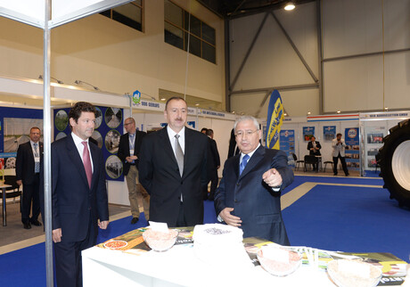 Ильхам Алиев ознакомился с ХХ Азербайджанской международной выставкой пищевой промышленности (ФОТО)
