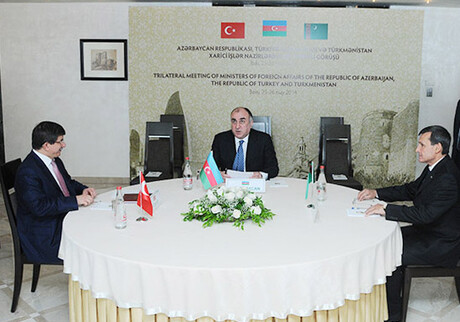 Впервые в Баку стартует встреча глав МИД Азербайджана, Турции и Туркменистана 