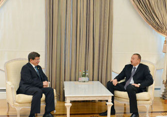 Президент принял делегацию во главе с министром иностранных дел Турции