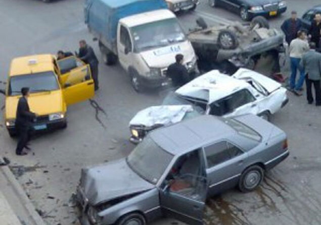 В Баку столкнулись 9 машин, есть пострадавшие