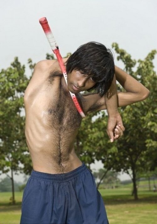 Гуттаперчевый гимнаст-Виджей Шарма самый гибкий человек в Индии (4 фото)