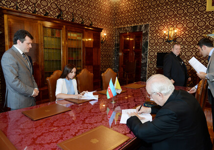 Фонд Гейдара Алиева подписал два соглашения в Ватикане (ФОТО)