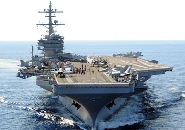 США направят в Персидский залив авианосец