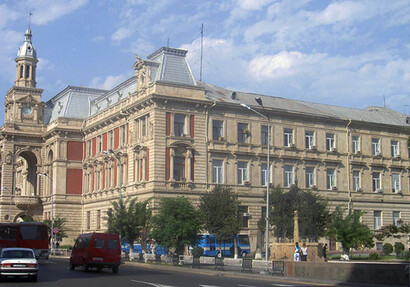 Мэрия Баку заключила 4 контракта по строительству и обустройству столицы