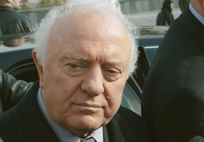 Эдуард Шеварднадзе будет похоронен во дворе своего особняка в Тбилиси