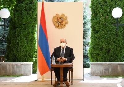 Министр обороны Армении успокаивает  жителей Карабаха 