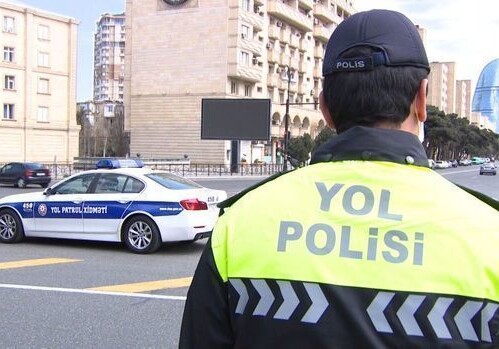 В Баку сбили полицейского-марка и госномерной знак автомобиля известен 