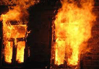 В результате пожара в доме пострадали муж с женой-в Сумгаите 
