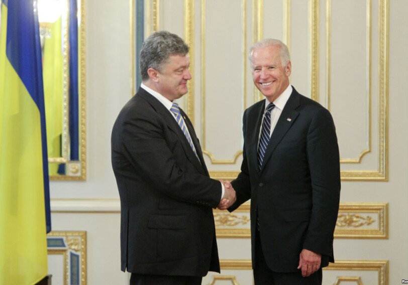 Байден и Порошенко высказались за дипломатическое разрешение кризиса на Украине