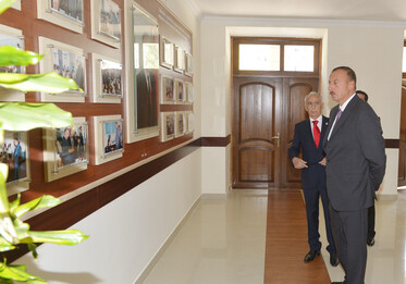 Президент Азербайджана ознакомился с состоянием школы № 115 в Бинагадинском районе после капремонта и реконструкции