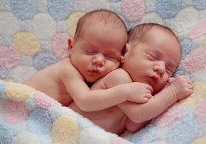В Азербайджане в I полугодии родилось около 1,4 тыс. близнецов