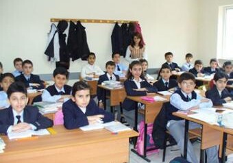В Азербайджане увеличены льготы молодым учителям сельских школ